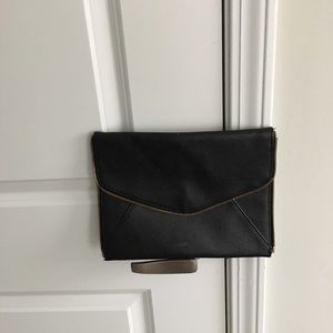 Black clutch